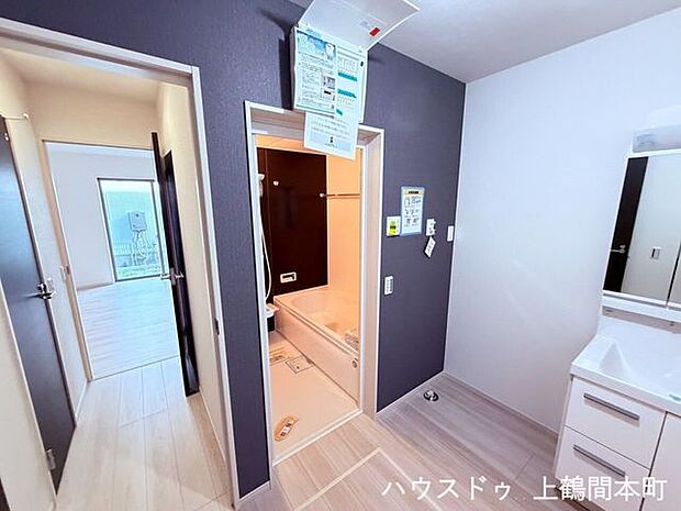 忙しい朝の支度をスムーズにする、機能的な洗面スペース