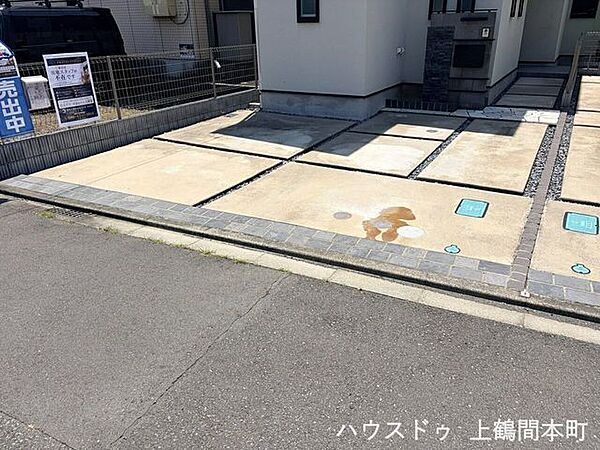 毎日の車の出し入れがしやすい、ゆとりある駐車スペースを確保。