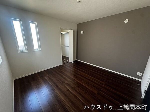 季節の光を感じながら、ゆっくり暮らせる洋室。