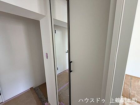 暮らしやすさを考えた嬉しい収納スペースを確保