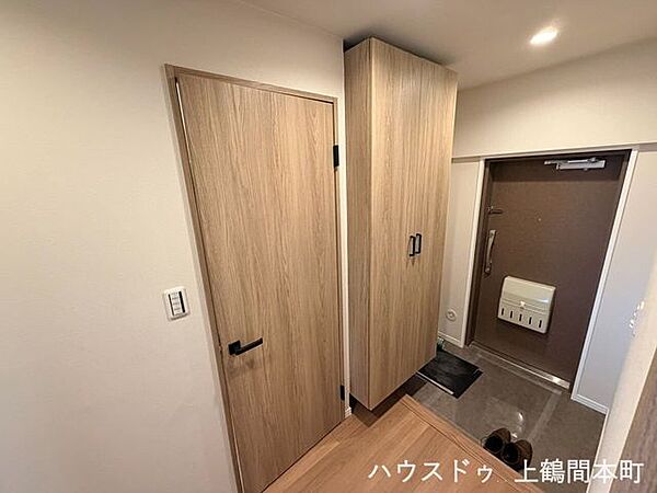 住まいの第一印象を彩る、明るく清潔感のある玄関です