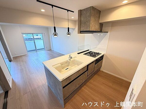 毎日の料理が楽しくなる、使い勝手の良いキッチン空間