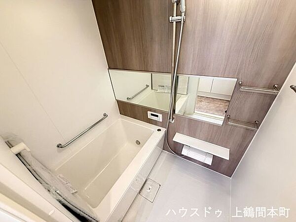清潔感のあるデザインで、毎日気持ちよく使える浴室