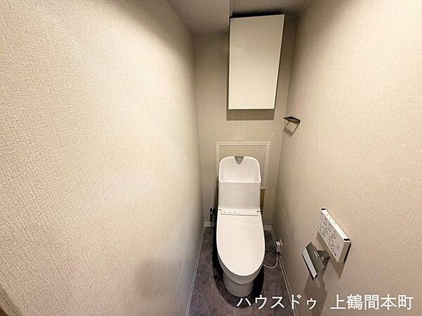 トイレには快適な温水洗浄便座付き