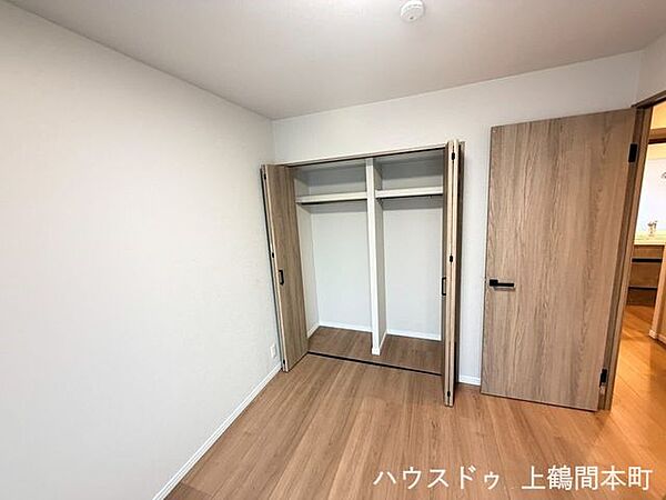 たっぷり収納できるクローゼット付きで、お部屋をすっきり広く使えます