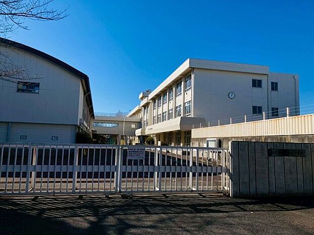 新町中学校 1260m