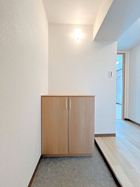 【リフォーム済】シューズボックスを新品に交換いたしました。