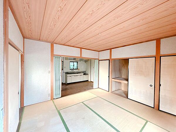 リフォーム中【2階南側洋室】和室から洋室へ変更いたします。