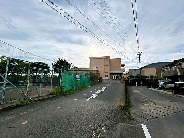 犬山市立楽田小学校 徒歩29分。 2260m