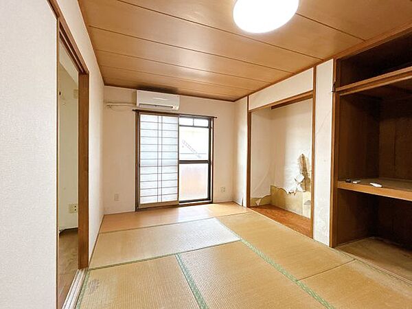 【リフォーム中】畳の表替え、クロス・襖・障子の張り替えをおこないます。