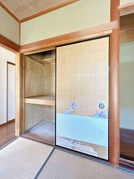 収納　各居室に収納があります。お荷物をしっかり収納すれば、和室を客間として利用できます。