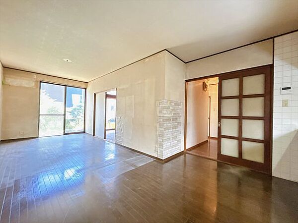 売主として累計10万戸以上の住宅をリフォームして販売してきた経験に基づき、一戸一戸、土地や建物に合わせてリフォームを行っています。ぜひとも現地でご確認ください。