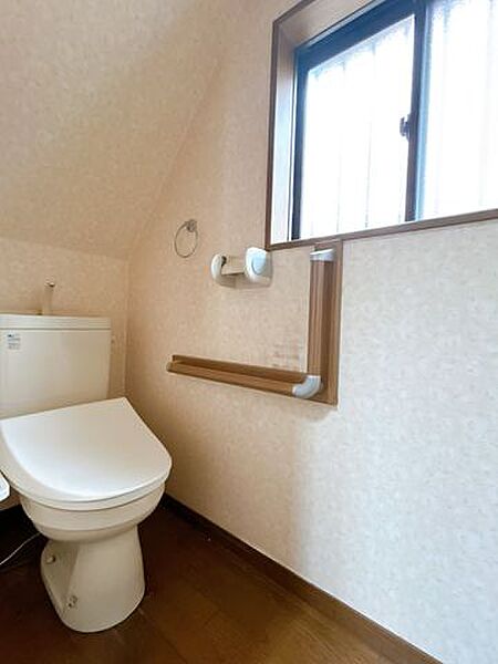 【1階トイレ】おうちにトイレが2つあれば、順番待ちのイライラも解消ですね。