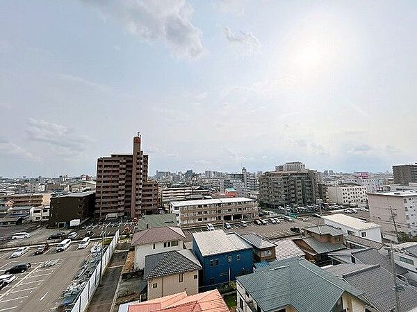 「眺望」南向きで日当たり良好でございます。