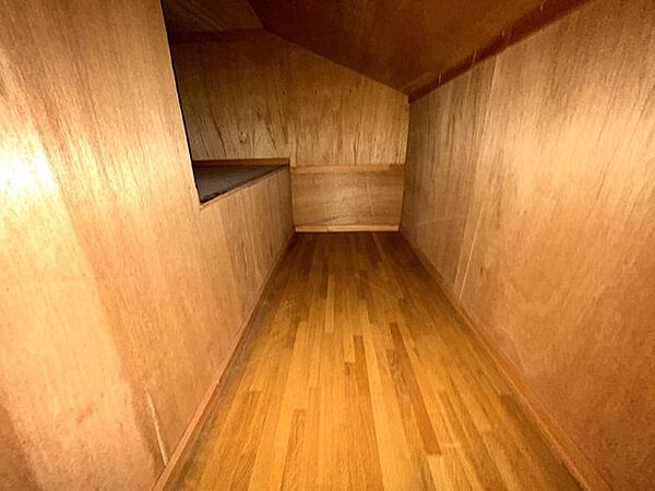 【リフォーム済】洗面所の小屋裏収納です。段使わないものは小屋裏収納に入れてお部屋もスッキリ。