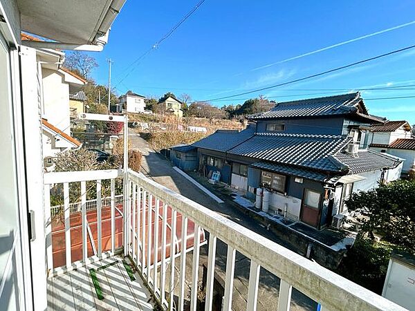 【リフォーム済】バルコニーです。お天気のいい日は2階のバルコニーでお布団が干せます。