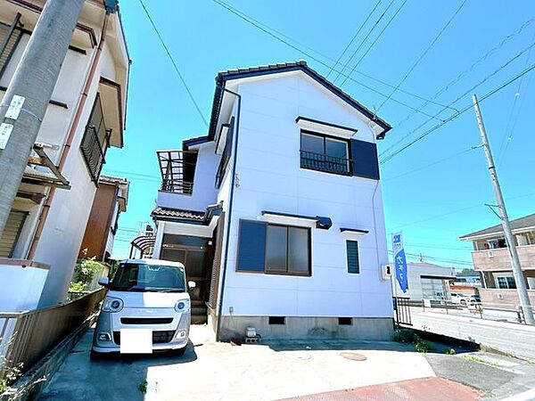 価格には消費税、リフォーム費用を含みます。リフォーム中でもご案内可能。内覧希望の方はお電話ください。