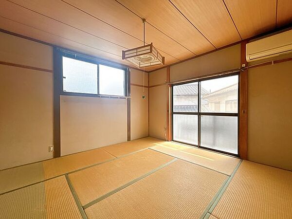 【リフォーム中】2階東側洋室です。和室から洋室に変更します。