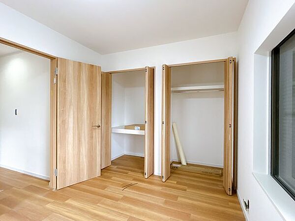 シングルベッドを置いても圧迫感無く過ごしていただける室内　子供部屋にいかがですか