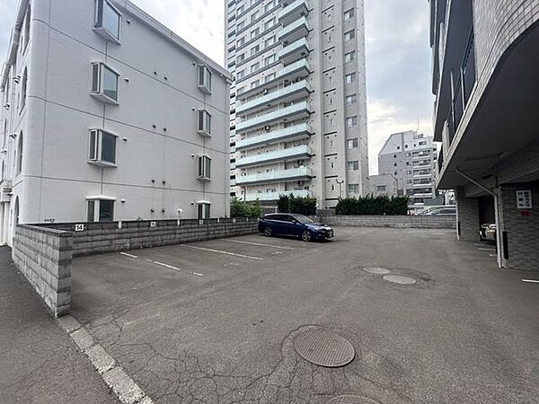【駐車場】
