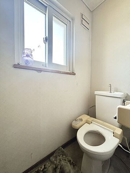 【現況　トイレ】おうちにトイレが2つあれば、順番待ちのイライラも解消ですね。