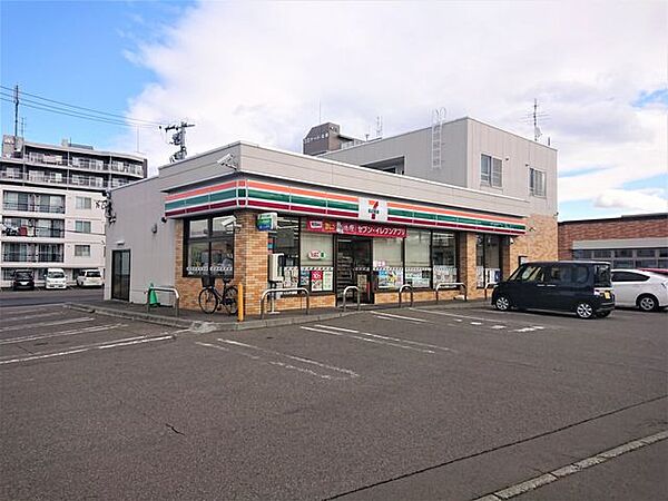 【近隣写真　コンビニ】セブンイレブン札幌北郷3条8丁目まで約350ｍと徒歩5分です。