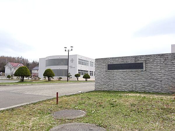 中学校 【中学校】士別南中学校まで約1200ｍ、徒歩約15分です。