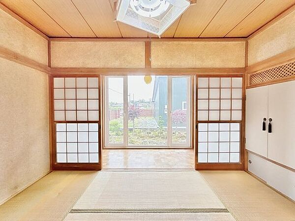 【1階和室6畳(サンルーム付き)】