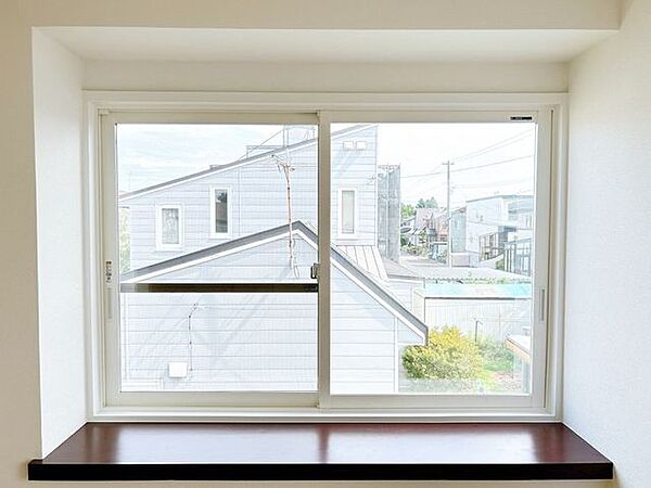 【リフォーム済＿内窓】全サッシの内窓を交換いたしました。（2026年8月末）断熱性能も上がるため、温かくお過ごしいただけます。