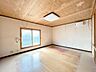 洋室：【リフォーム中　洋室】建具交換、照明交換、クロスの貼替、クッションフロア上張りを行います。