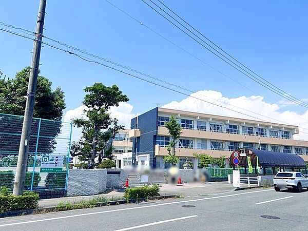 袋井市立袋井西小学校 徒歩13分。 1000m