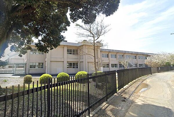 磐田市立向陽中学校徒歩20分。 1560m