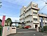 周辺：【中学校】中山中学校まで900ｍ徒歩12分。お友達とおしゃべりしながら歩くのにちょうどいい距離ですね。 950m