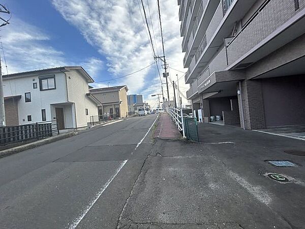 【前面道路】前面道路は公道約8.75ｍございます。