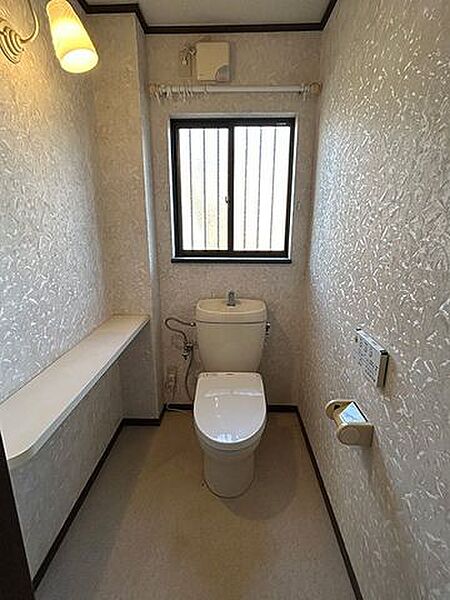 1Fトイレは清潔にクリーニングします