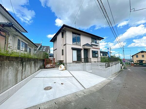 価格には消費税を含みます。自社物件につき随時ご案内可能。内覧希望の方はお電話ください。