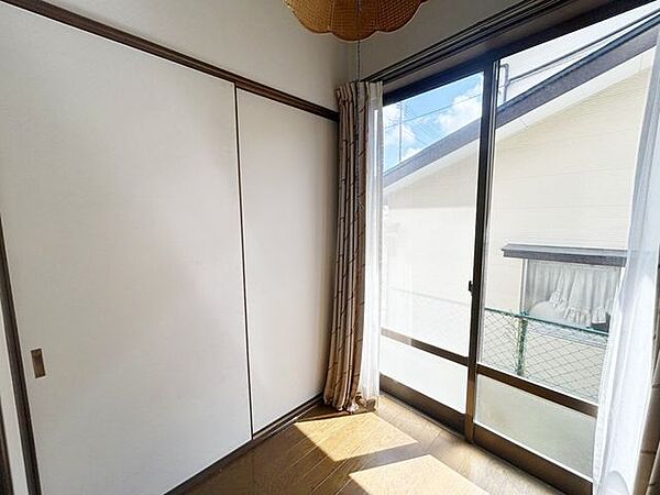 【8/31まで現況販売】1階納戸です。キッチン横にあるのでパントリーとしても、日用品の収納場所としても活躍しそうです。