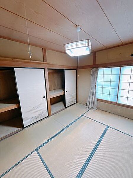 【9/13まで現況販売】東側6畳和室です。南側洋室とつながっています。