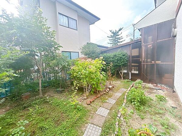 【9/13まで現況販売】お庭です。ガーデニングが楽しめそうです。