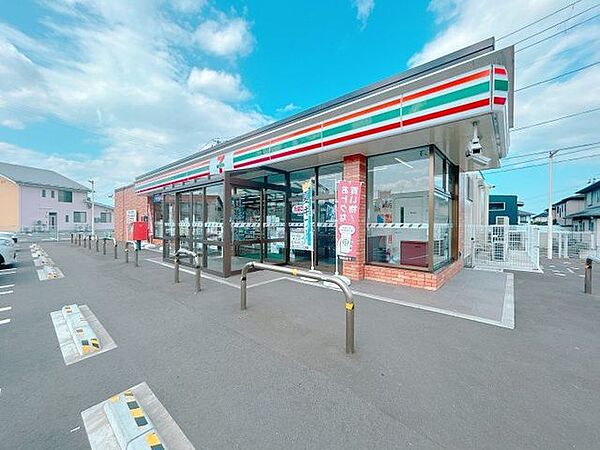 セブンイレブン名取みどり台店様まで車で5分。ちょっとしたお買い物に便利です。 1950m