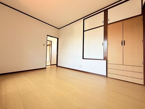 2F洋室(2)6帖