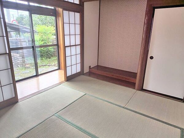 新しい畳のよい香り♪