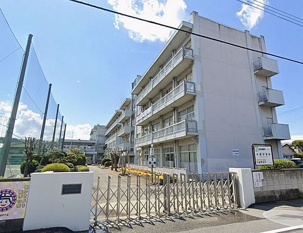 高崎市立片岡中学校 510m