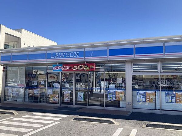 ローソン 高崎上中居南店 540m