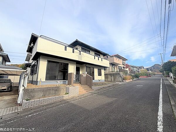 【リフォーム完了】前面道路の道幅は約6mあるため、駐車もしやすいですね。