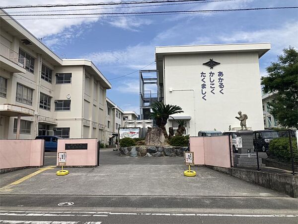 松山市立桑原小学校（1720m）