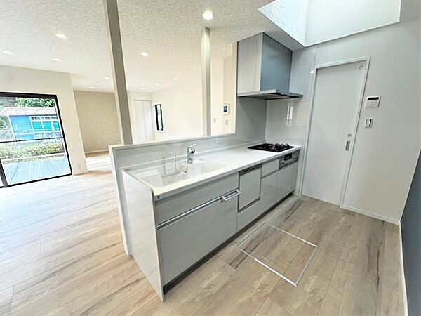 【リフォーム済】ハウステック製のシステムキッチンに新品交換しました。食洗器付きです。