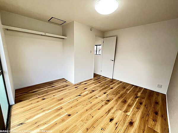 2階洋室オープンクローゼット付です♪