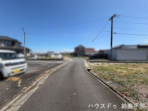 【北西側約4.0ｍ前面道路】閑静な住宅街に位置する落ち着いた立地が特徴です。（2026年8月6日　撮影）
