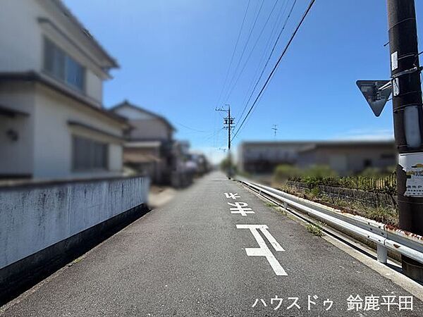 【東側約4.7ｍ前面道路】車通りが少ないので安心して走行ができます。（2026年8月6日　撮影）